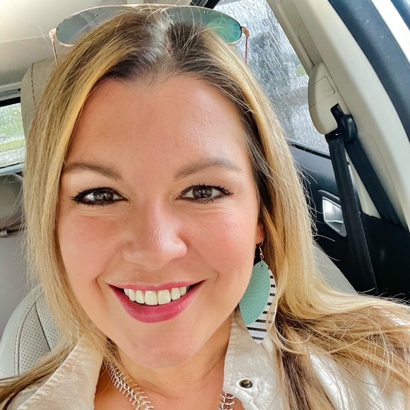 Meet the Posher Other - Meet your Posher, Sarah